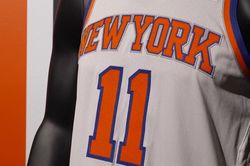 Áo đấu của Jalen Brunson đạt mức giá hơn 1 triệu USD