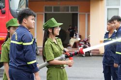 Dấu ấn m&ugrave;a h&egrave; của những 'chiến sĩ nh&iacute;'