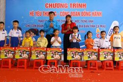 Mang mùa hè yêu thương đến con em người lao động khó khăn