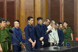 Chỉ trong ít ngày, 7 người rơi vào đường dây đưa sang Campuchia: Hoàng Minh Đức và Dương Mạnh Hùng lĩnh án