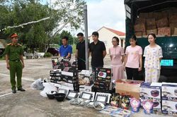 Khởi tố 6 đối tượng thu lợi hàng tỷ đồng từ việc mua đồ giá rẻ bán giá cao