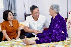 Bí thư Thành ủy Đà Nẵng thăm Trung tâm phụng dưỡng người có công cách mạng và Mẹ Việt Nam anh hùng