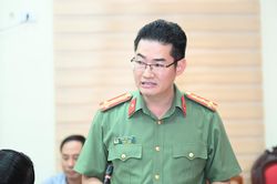 Vụ hơn 140 điểm 10 m&ocirc;n To&aacute;n: Gi&aacute;o vi&ecirc;n v&agrave;o ph&ograve;ng thi hướng dẫn th&iacute; sinh l&agrave;m b&agrave;i