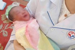 B&eacute; trai sơ sinh khoảng 1 ng&agrave;y tuổi bị bỏ rơi trong t&uacute;i nylon ở Đắk Lắk