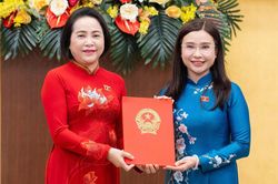 B&agrave; Nguyễn Phạm Duy Trang l&agrave;m Ph&oacute; chủ nhiệm Ủy ban D&acirc;n nguyện v&agrave; Gi&aacute;m s&aacute;t
