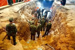 Ph&aacute;t hiện th&ecirc;m 5 h&agrave;i cốt liệt sĩ tại C&ocirc;ng vi&ecirc;n L&ecirc; Thị Ri&ecirc;ng