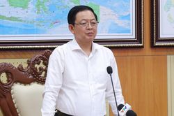 Ph&oacute; Thủ tướng: Kh&ocirc;ng để người d&acirc;n phải l&ecirc;n n&oacute;c nh&agrave; k&ecirc;u cứu khi mưa lũ