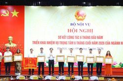 Bộ Nội vụ ho&agrave;n th&agrave;nh khối lượng lớn nhiệm vụ c&oacute; t&iacute;nh phức tạp, y&ecirc;u cầu cao