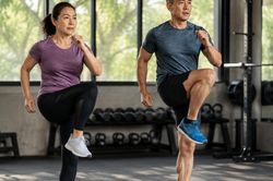 Bài tập giúp người trên 50 tuổi giảm mỡ mà không mất cơ