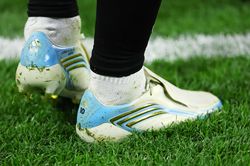 Messi, Mbappe đi giày gì trong cuộc đua Quả Bóng Vàng?