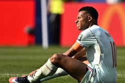 Tình trạng chấn thương của Mbappe