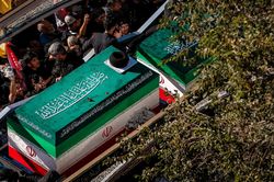 Đại giáo chủ Iran Khamenei được an táng tại thánh địa linh thiêng
