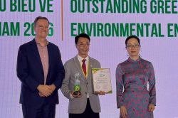 Trường Cao đẳng Du lịch Huế nhận giải thưởng 'Trường học xanh'