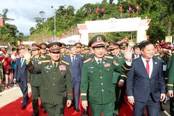 Vun đắp tình đoàn kết, giao lưu hữu nghị giữa Việt Nam và Lào