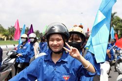 Thanh ni&ecirc;n c&oacute; vai tr&ograve; v&agrave; sứ mệnh trong ứng ph&oacute; với xu hướng mức sinh thấp v&agrave; gi&agrave; h&oacute;a d&acirc;n số