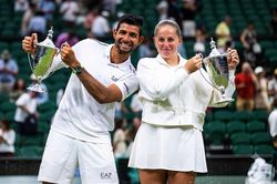 Jelena Ostapenko và Marcelo Arevalo vô địch đôi nam nữ Wimbledon 2026