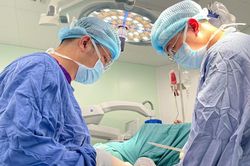 Bệnh viện Hữu nghị Việt Đức cơ sở Ninh Bình cấp cứu thành công ca đa chấn thương nguy kịch ngay đêm trực đầu tiên
