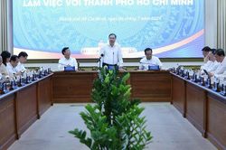 TPHCM phấn đấu tăng trưởng tr&ecirc;n 10%, x&aacute;c định giải ng&acirc;n vốn đầu tư c&ocirc;ng l&agrave; trọng t&acirc;m ưu ti&ecirc;n h&agrave;ng đầu