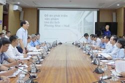 Chuẩn bị khai th&aacute;c tuyến t&agrave;u du lịch Huế-Phong Nha