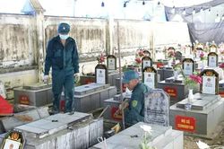Trả lại t&ecirc;n cho những người nằm lại