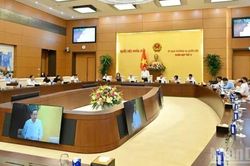 C&ocirc;ng bố c&aacute;c nghị quyết của Ủy ban Thường vụ Quốc hội kh&oacute;a XVI