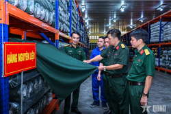 Làm tốt công tác quản lý, cấp phát hàng quân nhu