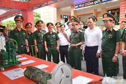 Chấm thi 'Doanh trại chính quy, xanh, sạch, đẹp' Trung đoàn bộ binh đủ quân năm 2026 tại Trung đoàn 174
