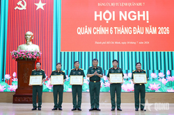 Quân khu 7 hoàn thành thắng lợi nhiệm vụ quân sự, quốc phòng 6 tháng đầu năm 2026