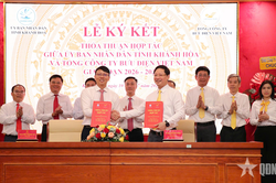 UBND tỉnh Kh&aacute;nh H&ograve;a v&agrave; Tổng c&ocirc;ng ty Bưu điện Việt Nam hợp t&aacute;c th&uacute;c đẩy chuyển đổi số