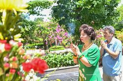 Những tấm l&ograve;ng hướng về c&aacute;c liệt sĩ tại C&ocirc;ng vi&ecirc;n L&ecirc; Thị Ri&ecirc;ng