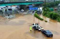 Bão Bavi càn quét Hàn Quốc trước khi vào Nhật Bản