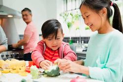 Cho con làm việc nhà không phải là 'giáo dục chịu khổ'