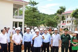 Phó Thủ tướng yêu cầu hoàn thành trường nội trú vùng biên Thanh Hóa trước năm học mới