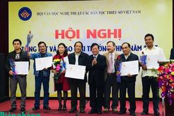Thạch Đờ Ni - người giữ hồn Khmer bằng thơ và ký ức