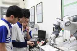 Học bổng ngành STEM: Cơ hội vàng hút sinh viên giỏi