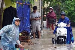 Mưa lớn như tr&uacute;t, nhiều tỉnh miền Bắc thiệt hại nặng