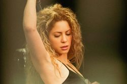 Shakira cảnh b&aacute;o