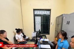Kh&ocirc;ng đội mũ bảo hiểm, quay đầu xe bỏ chạy rồi x&uacute;c phạm C&ocirc;ng an tr&ecirc;n TikTok