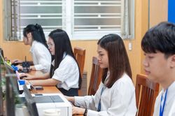 Tốt nghiệp trung học nghề rồi l&ecirc;n đại học luật c&oacute; được thi c&ocirc;ng chức cấp x&atilde;?