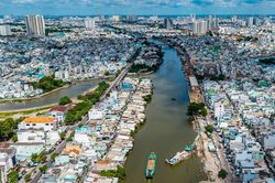 Đại công trường bờ Bắc kênh Đôi ở TPHCM tăng tốc sau 10 tháng thi công