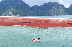 Thuyền trưởng kể ph&uacute;t sinh tử khi t&agrave;u va đ&aacute; ngầm, lật &uacute;p tr&ecirc;n biển V&acirc;n Đồn
