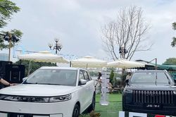 Lộ diện mẫu xe đầu tiên lắp ráp trong nước của liên doanh do ông Vũ Văn Tiền làm chủ tịch