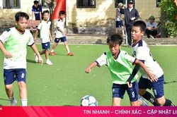 Khởi tranh Giải bóng đá nam thiếu niên phường Nam Hồng Lĩnh