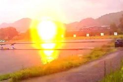 Ngồi câu cá dưới trời mưa, người đàn ông bị sét đánh trúng