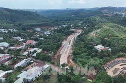 Đánh thức dòng suối Đắk Woa, mở lối cho một vùng quê hết ngập