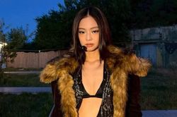 Jennie (BLACKPINK) gây chú ý với trang phục cắt xẻ táo bạo, khoe vòng eo săn chắc