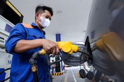 Giá xăng dầu hôm nay 10/7: Giảm nhẹ