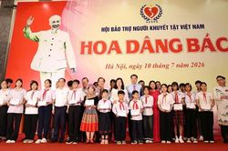Chương trình 'Hoa dâng Bác': Biểu dương 170 trẻ mồ côi, trẻ bị bỏ rơi vượt khó vươn lên