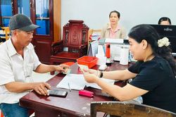 Gần 10.000 người d&acirc;n x&atilde; An Bi&ecirc;n được ho&agrave;n tiền bảo hiểm y tế