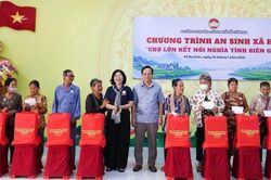 Ủy ban MTTQ Việt Nam phường Chợ Lớn thực hiện chương trình an sinh xã hội tại Ba Chúc